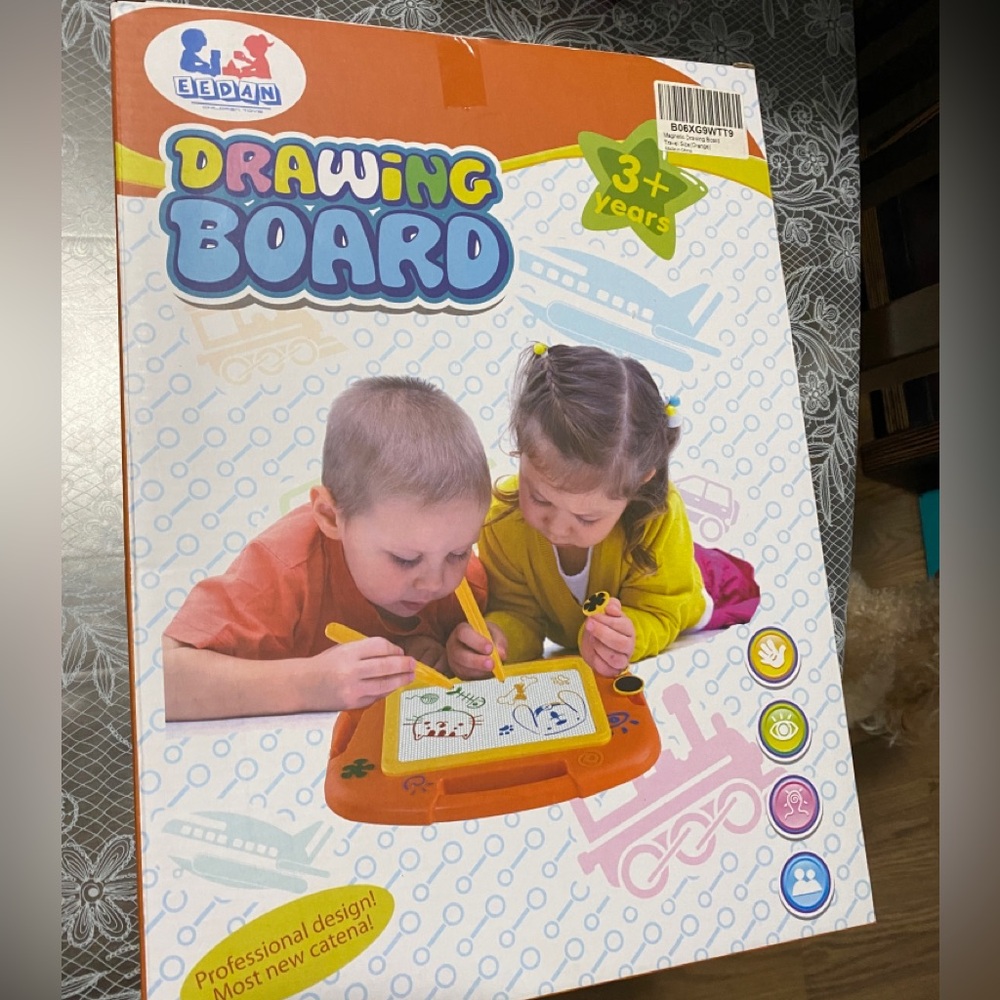 Magnetic drawing board